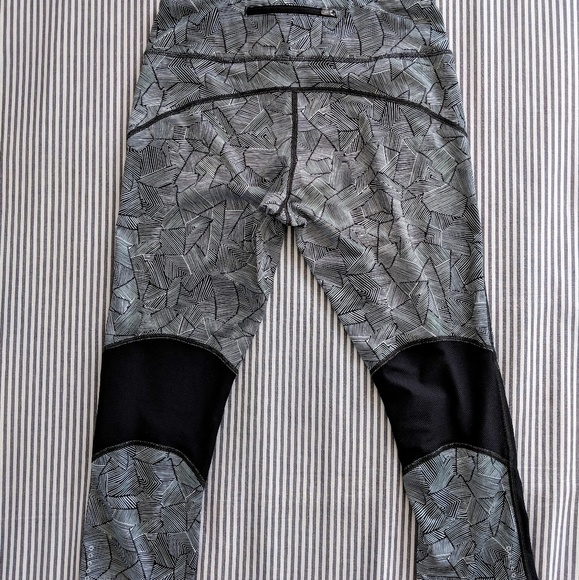 Nike Dri-Fit Capri Leggings - Picture 5 of 8